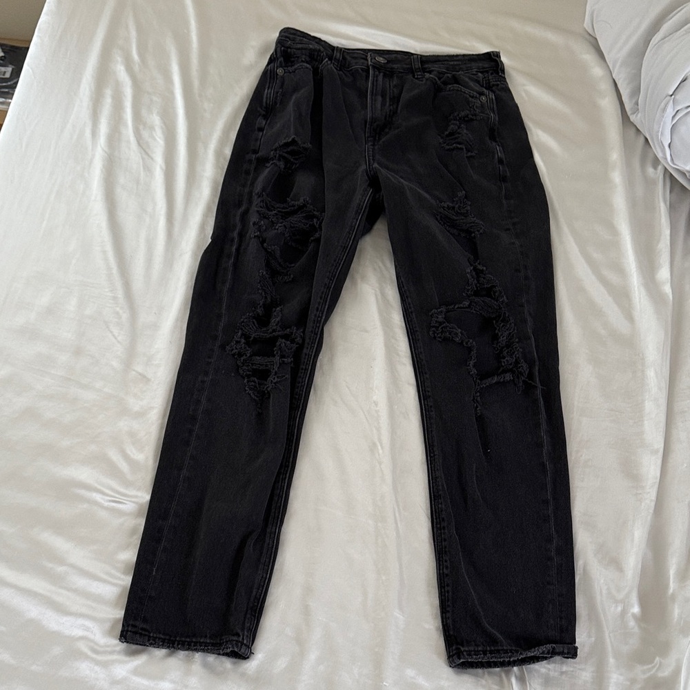 American Eagle Outfitters Men's Black Ripped Jeans